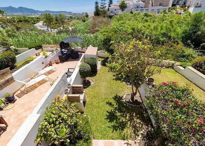 Tropicana Townhouse, 2 Bedroom Next To The Pool