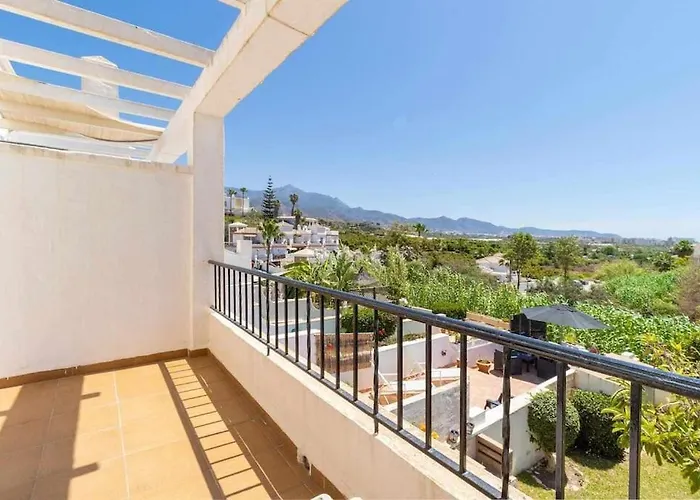 Tropicana Townhouse, 2 Bedroom Next To The Pool