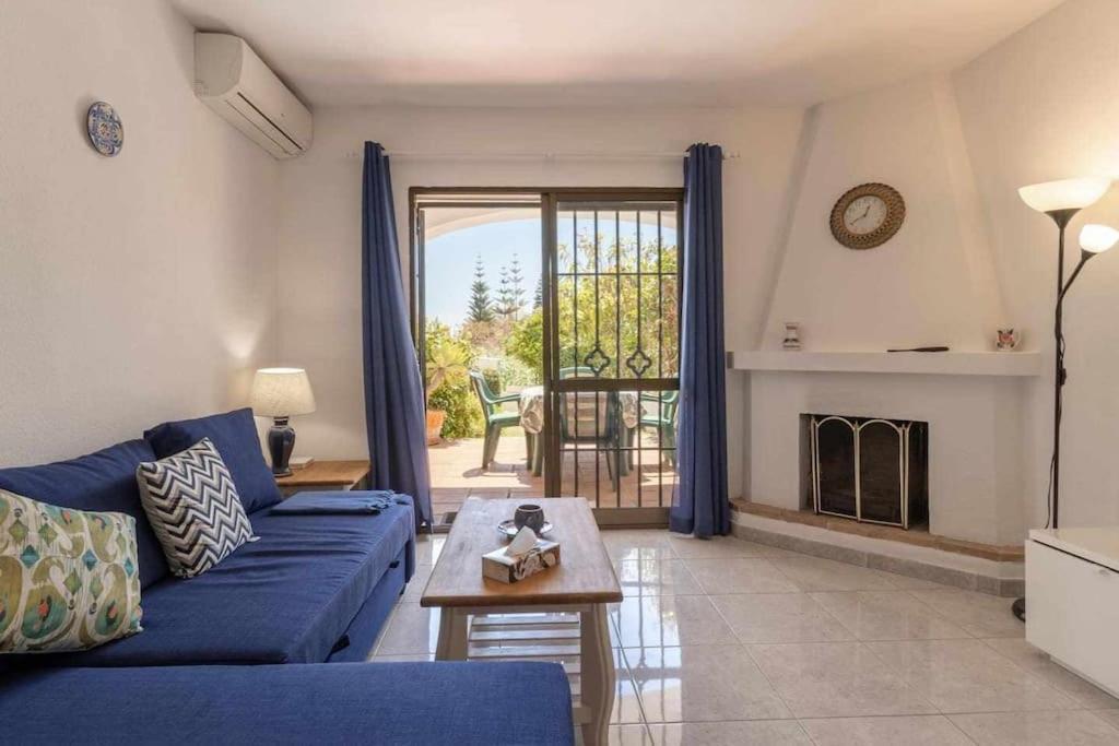 Tropicana Townhouse, 2 Bedroom Next To The Pool Apartment Nerja