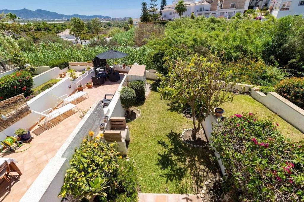 Apartment Tropicana Townhouse, 2 Bedroom Next To The Pool Nerja