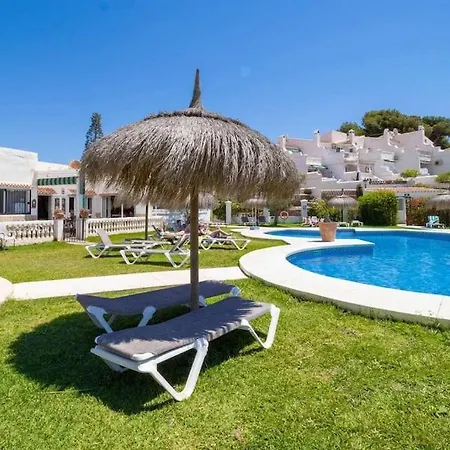 Tropicana Townhouse, 2 Bedroom Next To The Pool Nerja Exterior photo
